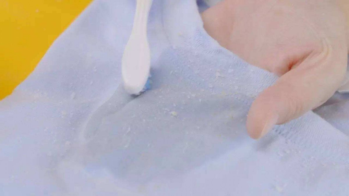 How to get rubber stains out of clothes » Remove Any Stains