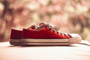 How to clean canvas shoes » Remove Any Stains