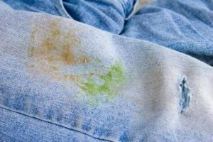 How to Get Grass Stains Out of Jeans » Remove Any Stains